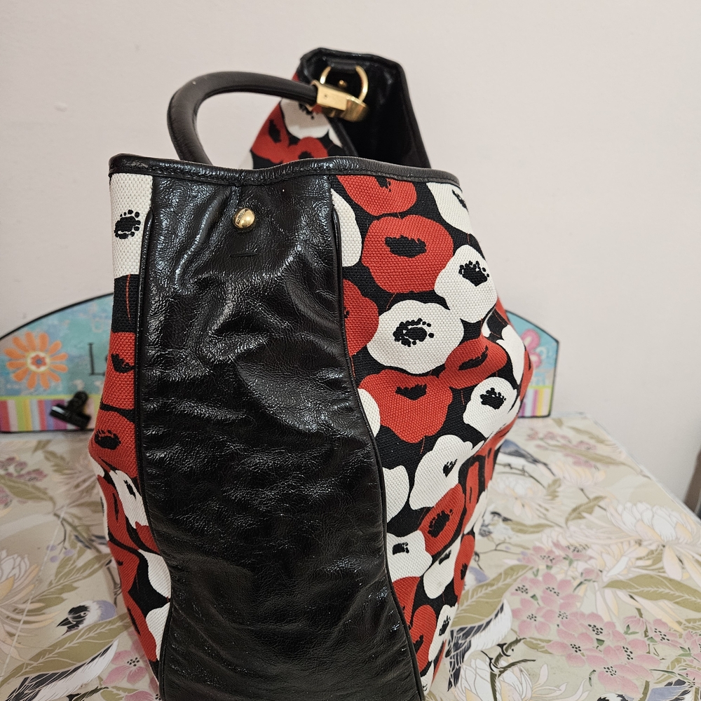 Yves Saint Laurent Poppy Roady Hobo Bag - Picture 4 of 9
